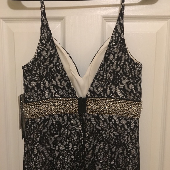 Black lace formal gown with slit in front - Picture 2 of 8